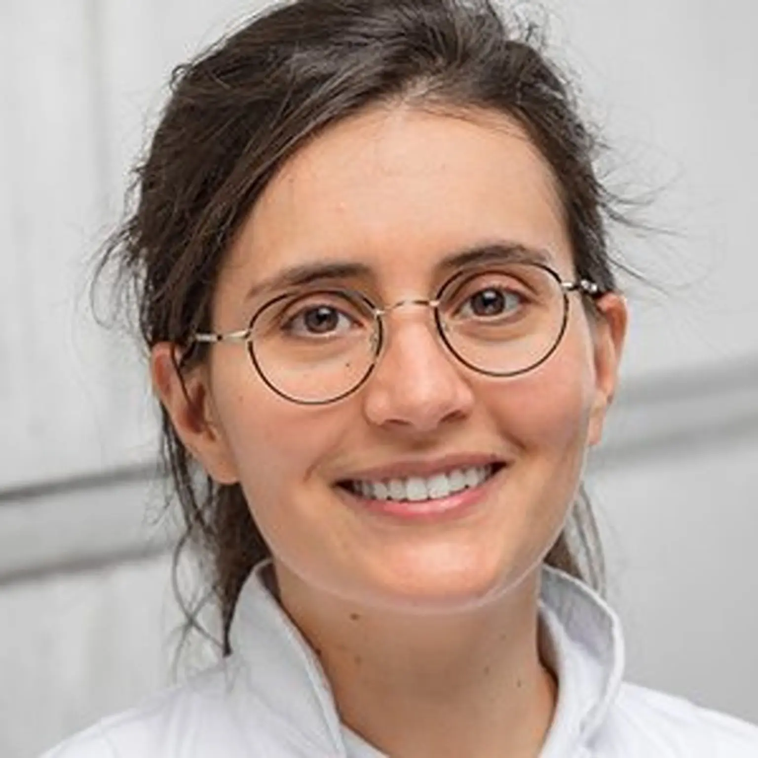 Portraitfoto Jessica Almeida, Fachärztin für Plastische und Ästhetische Chirurgie in Frankfurt